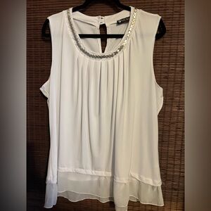 NWOT MAITE PERRONI PLUS SIZE Elegant White Sleeveless Top With Accents